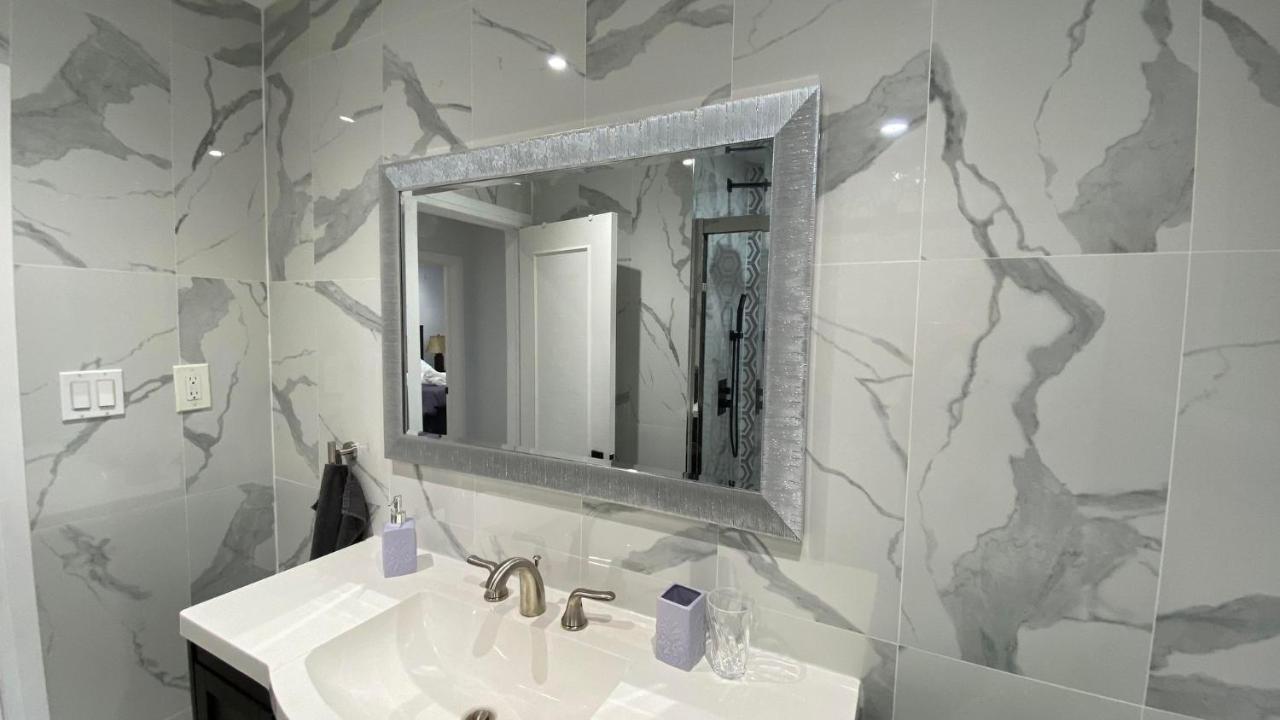 Spectacular 3 Bedroom 2 Wr House - Close To Airport Toronto Kültér fotó