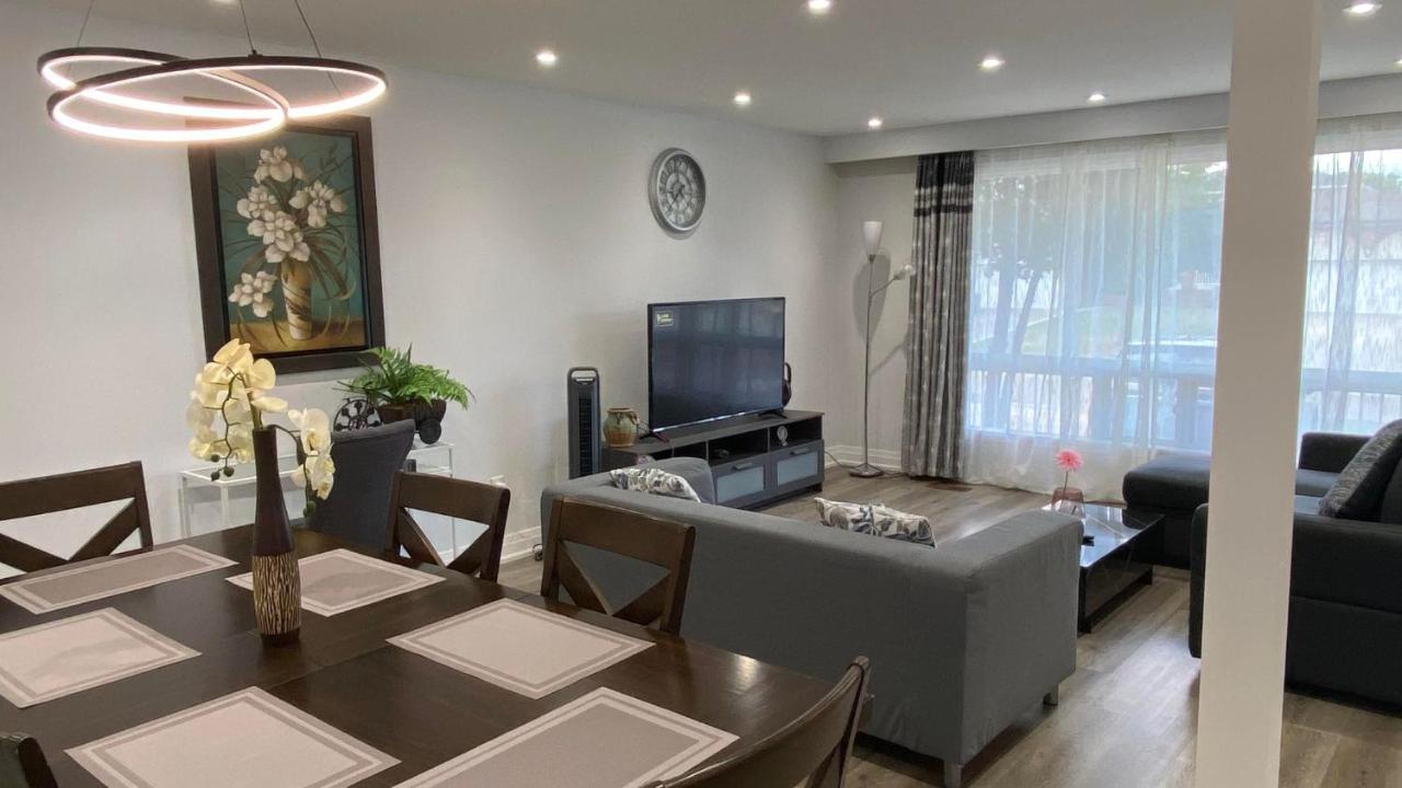 Spectacular 3 Bedroom 2 Wr House - Close To Airport Toronto Kültér fotó