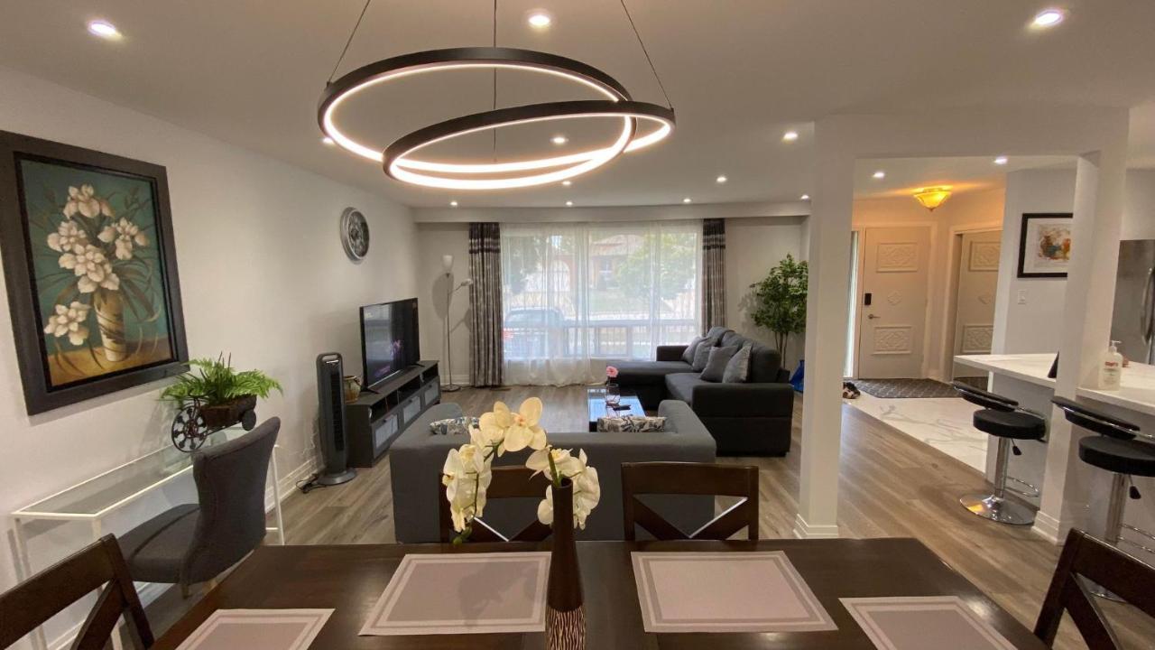 Spectacular 3 Bedroom 2 Wr House - Close To Airport Toronto Kültér fotó