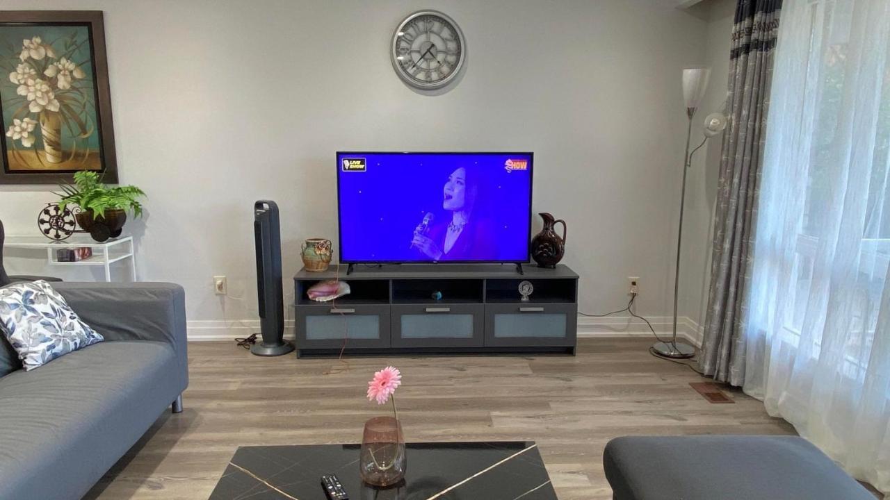 Spectacular 3 Bedroom 2 Wr House - Close To Airport Toronto Kültér fotó