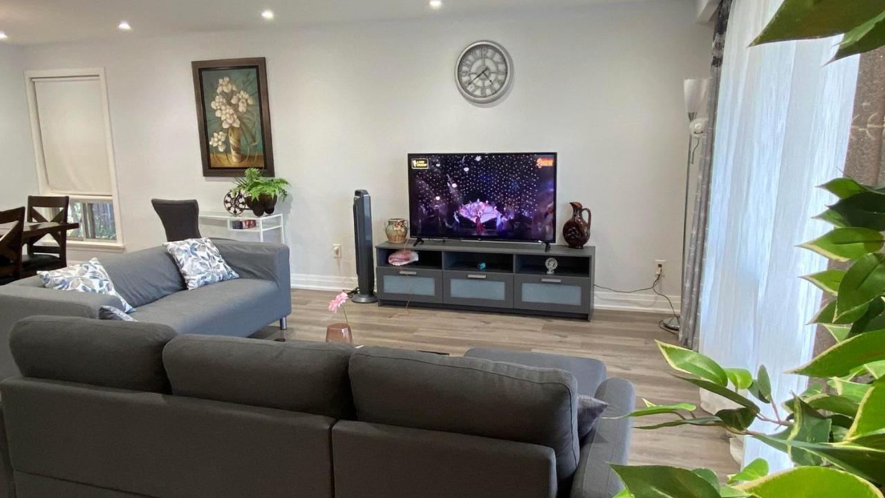Spectacular 3 Bedroom 2 Wr House - Close To Airport Toronto Kültér fotó