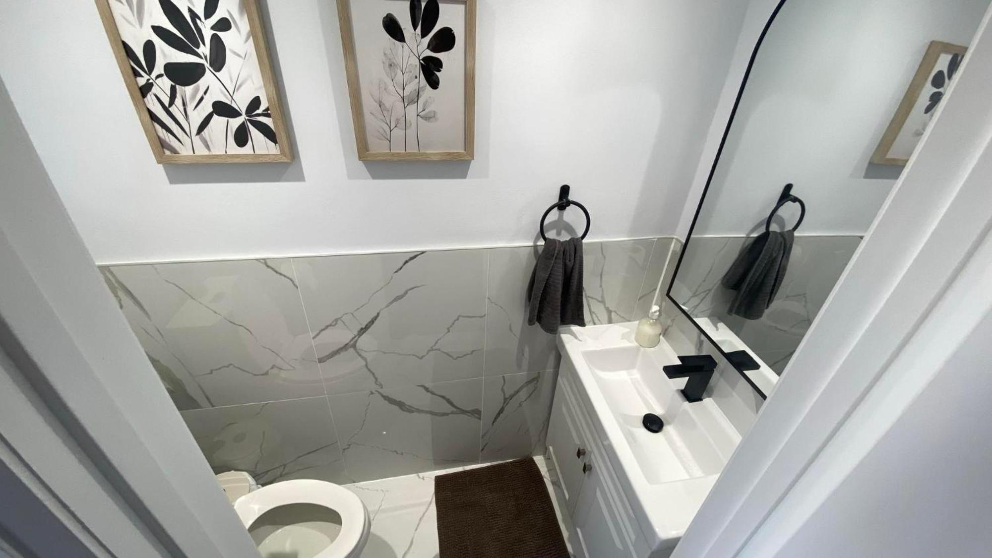 Spectacular 3 Bedroom 2 Wr House - Close To Airport Toronto Kültér fotó